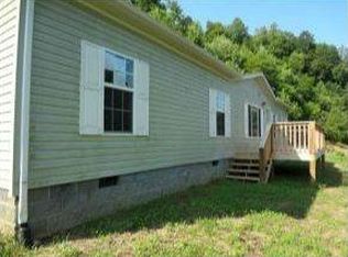 200 Raccoon Rd, Nickelsville, VA 24271