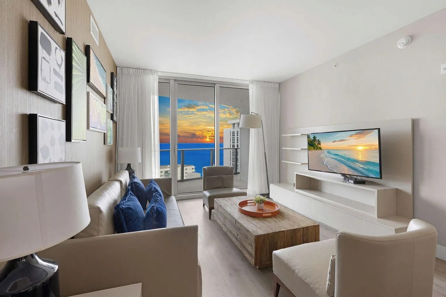 2 bed, 2.0 bath, 1097 sqft, $4,650 — Photo 3