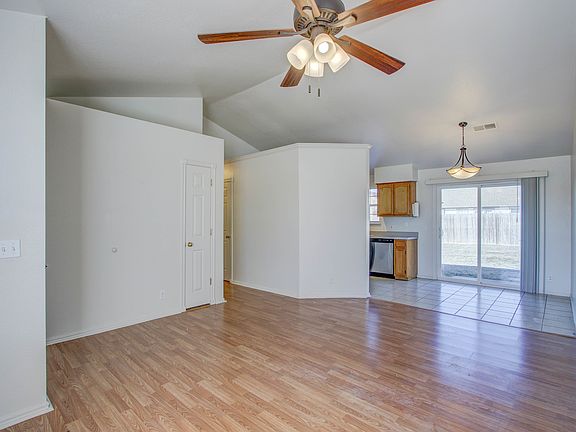 4th image of 10014 N 44th East Ave
