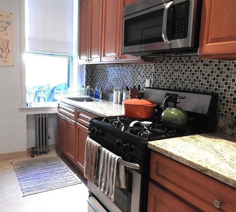 2nd image of 173 Greenpoint Ave #1