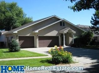 2000 Surfside Dr, Lincoln, NE 68528