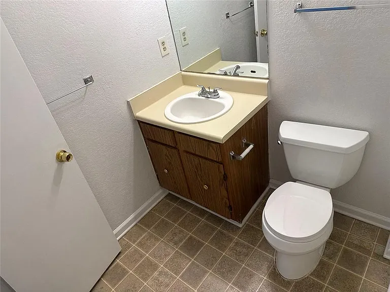 1600 Oakpointe Dr SW #G — Photo 10