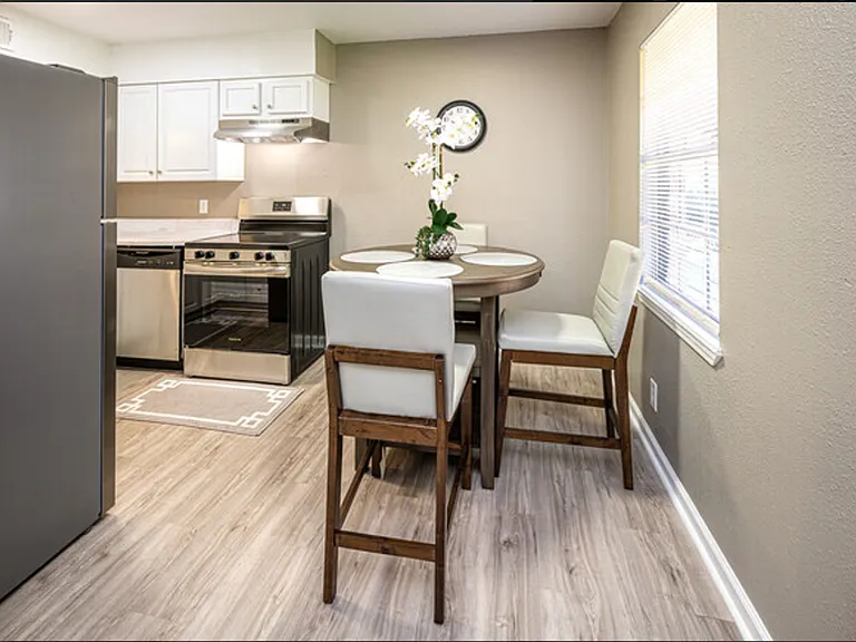 Bayou Apartments — Photo 16