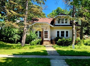 1434 Hythe St, Saint Paul, MN 55108