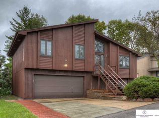 8113 Weber Plz, Omaha, NE 68122
