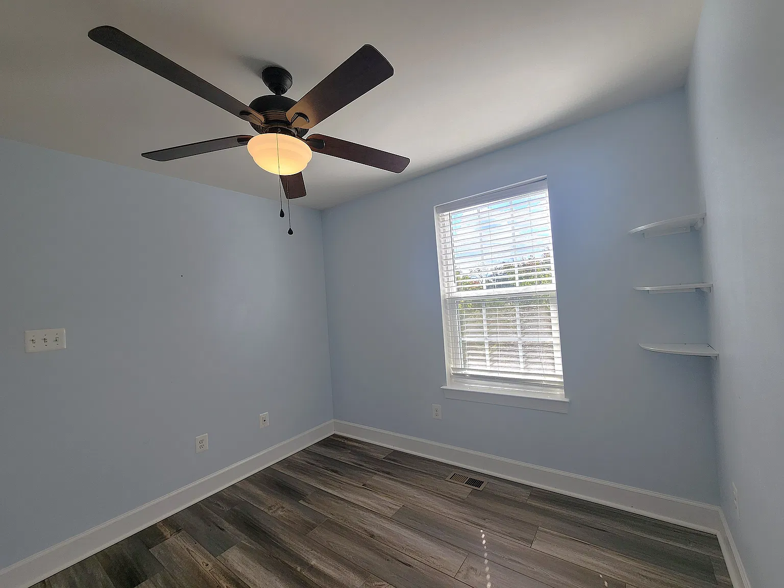Stunning 3BR Townhome in Parkside at Westphalia for Rent — Photo 4