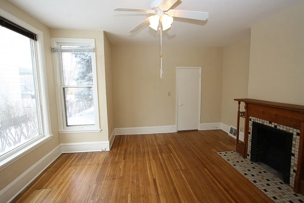 1908 Roblyn Avenue - 1 — Photo 4