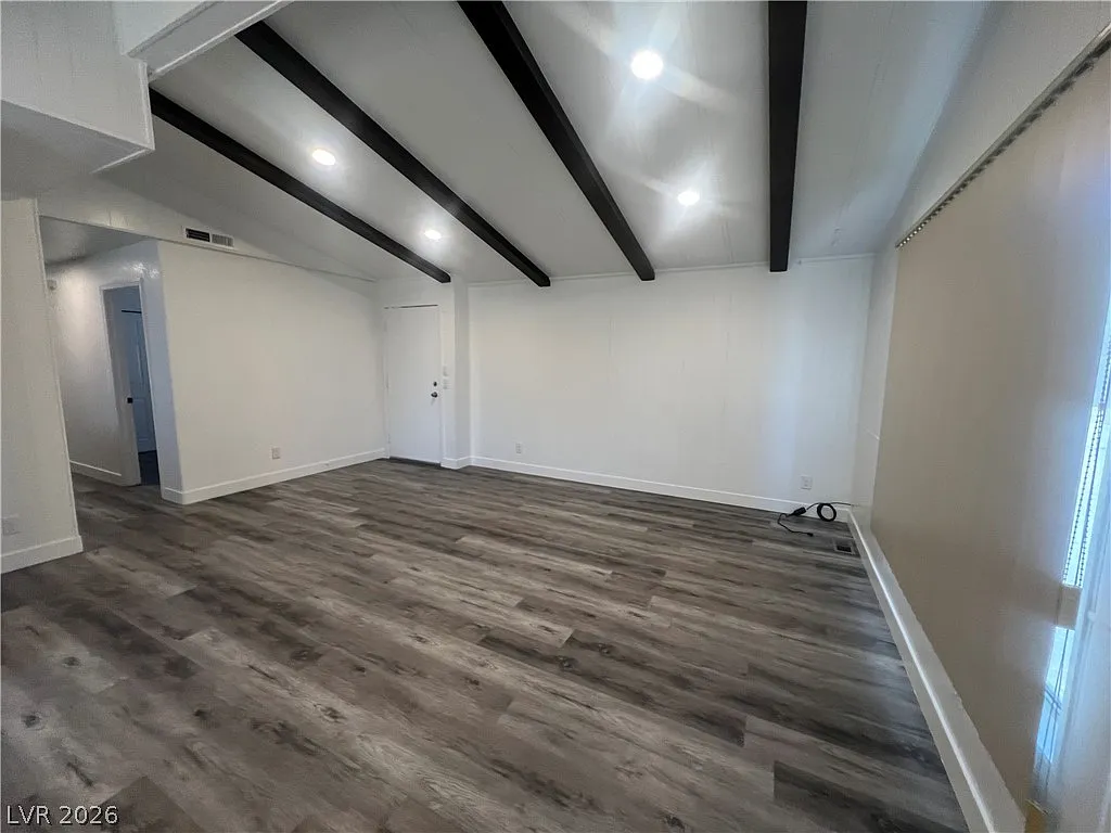 3 bed, 2.0 bath, 1308 sqft, $1,700 — Photo 4