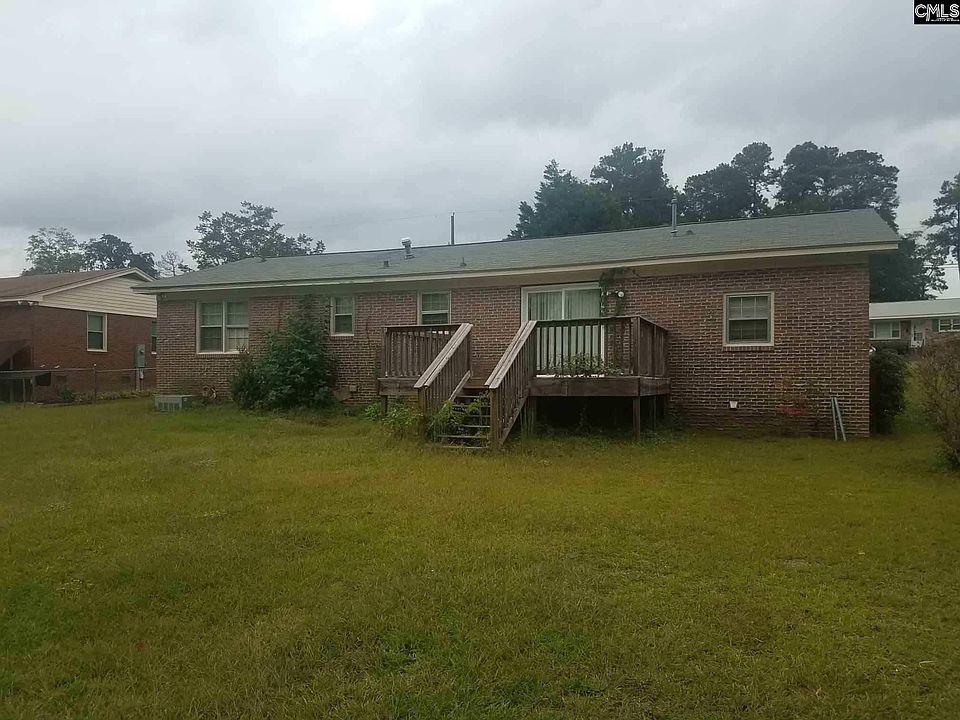 2nd image of 458 Robinson St