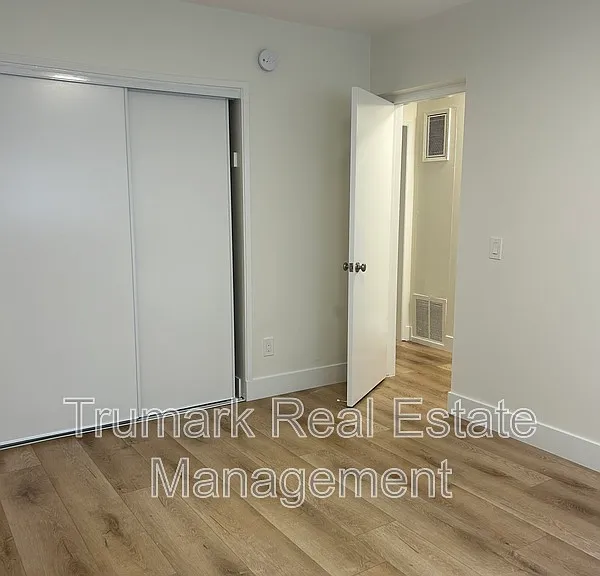 1422 E Maple St #2 — Photo 9