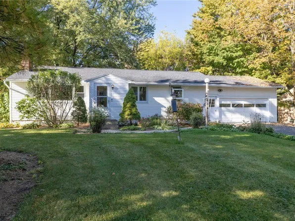 214 Churchill Ln, Fayetteville, NY 13066