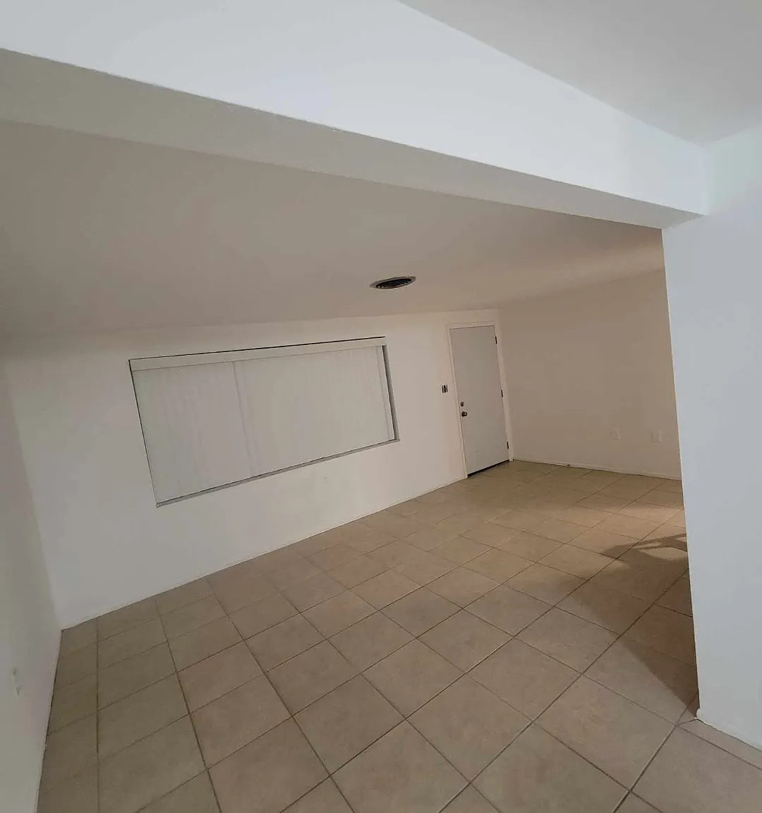 3 bed, 1210 sqft, $1,700 — Photo 2
