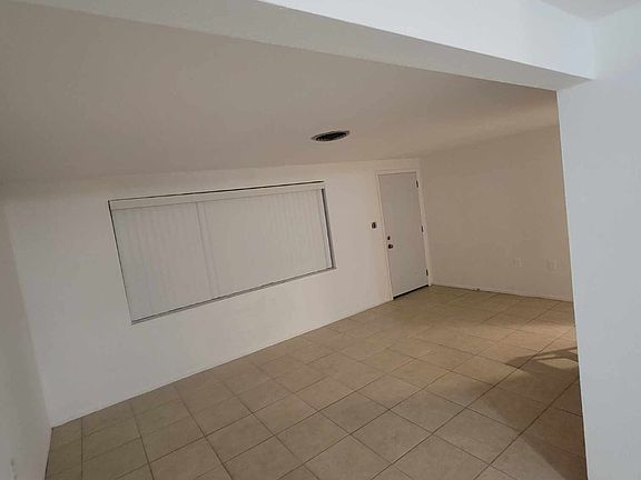 2nd image of 3648 Hendrix St