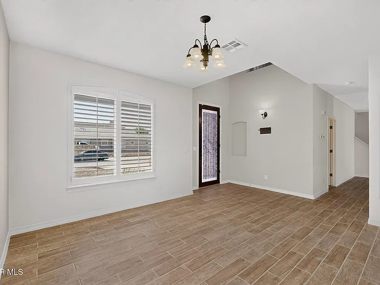 14613 Sunny Land Ave — Photo 10