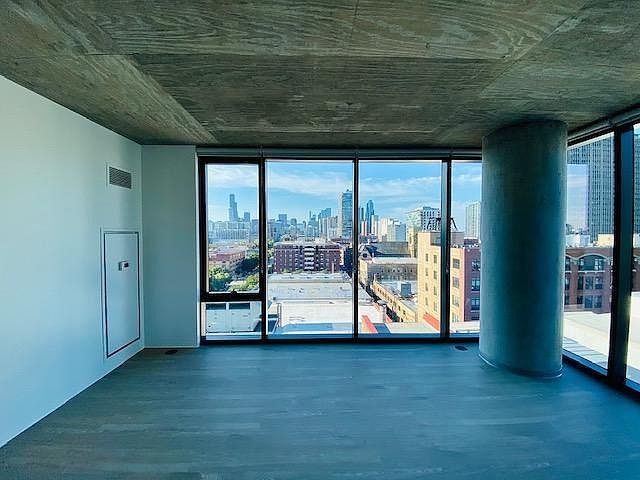 1st image of 2255 S Michigan Ave #1007