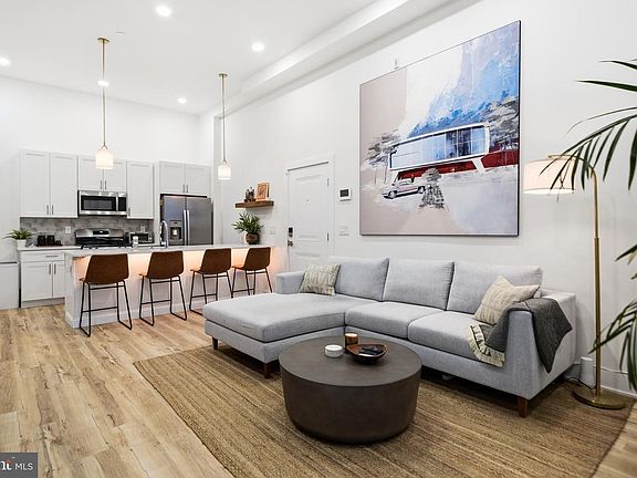 5th image of 1115 N American St #B2