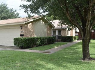 824 Shady Glen Ln, Bedford, TX 76021