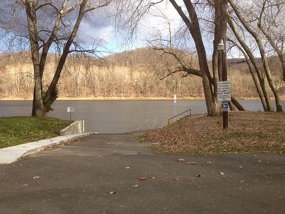 Community boat launch