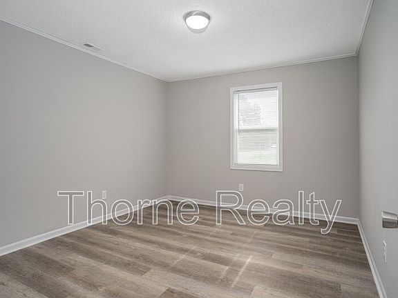 4th image of 424 N Vyne St
