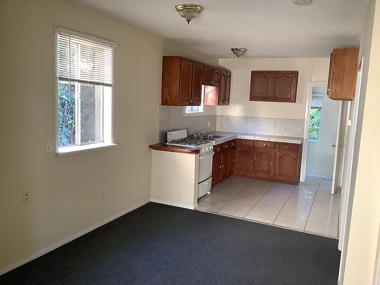 5732 La Mirada Ave — Photo 12