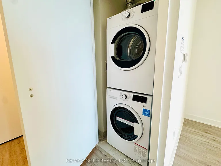 252 Church St #LPH03 — Photo 12