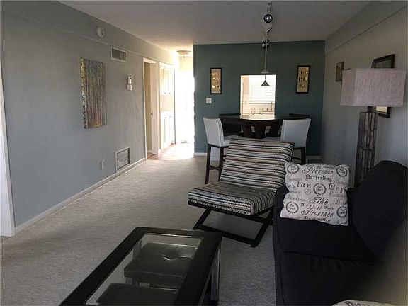 5th image of 1536 SE 15th Ct APT 409
