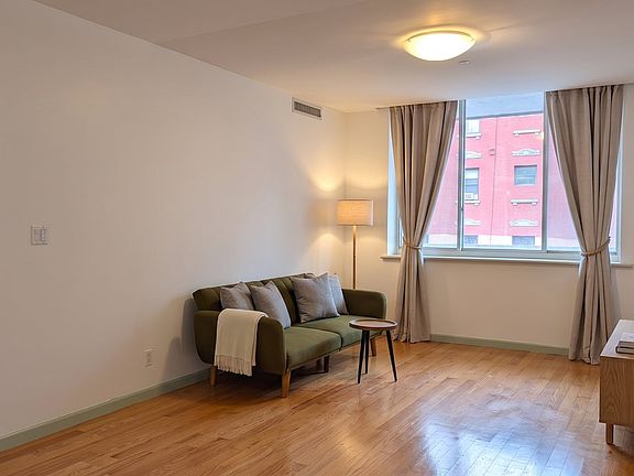 2nd image of 1635 Lexington Ave APT 3D