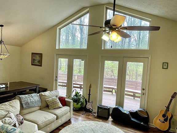 5th image of 1073 Crane Ct
