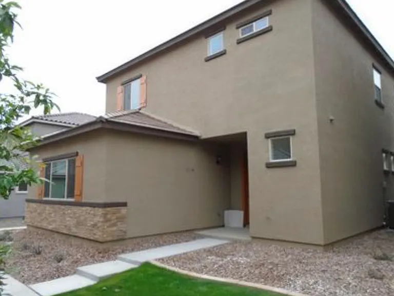 1824 W Pollack St — Photo 1