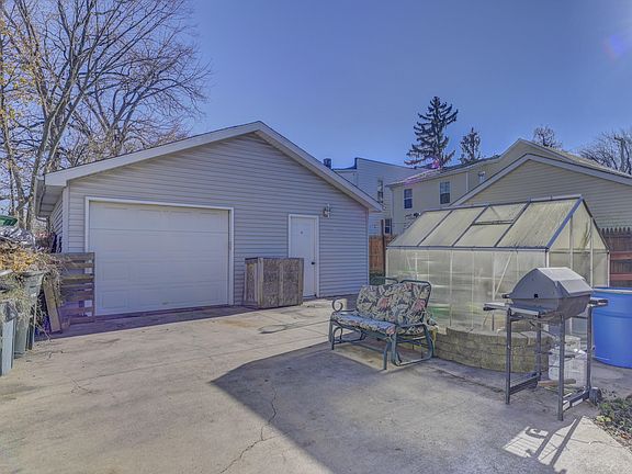 5th image of 233 S Linda St