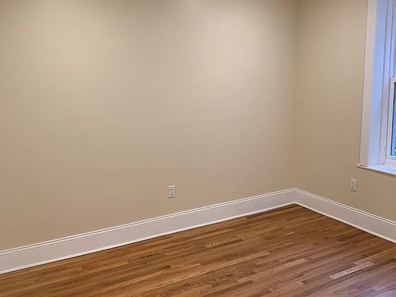 5th image of 106 Glenwood Ave APT 303