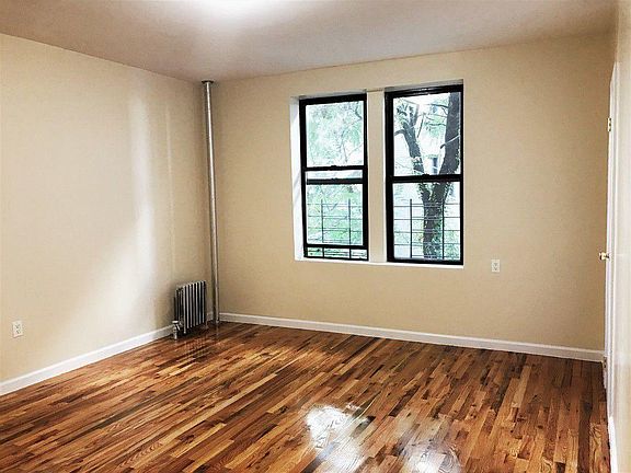5th image of 3405 Putnam Pl APT 2E