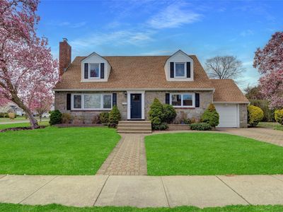 16 Tremont Street, Garden City, NY, 11530