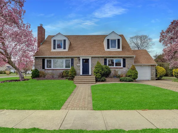 16 Tremont Street, Garden City, NY 11530