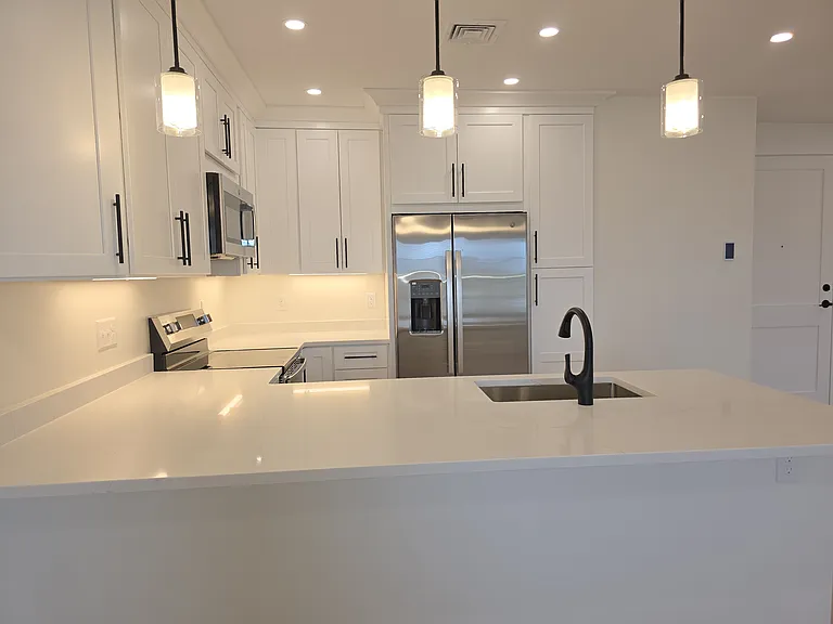 442 Main St #5 — Photo 8