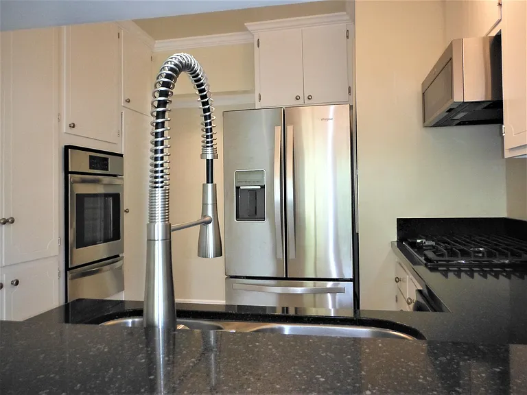 3615 Greenfield Ave #4 — Photo 7