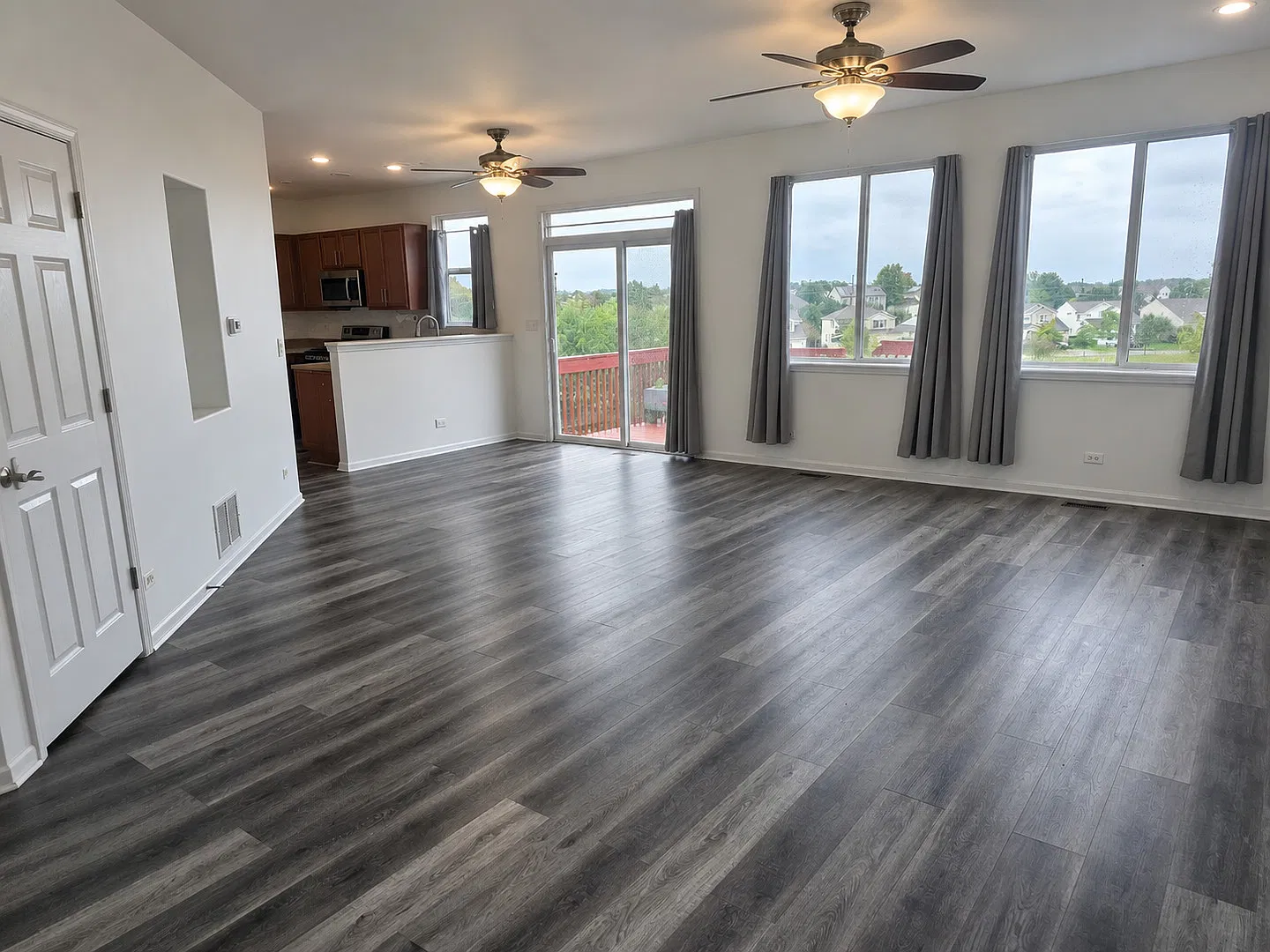 3 bed, 2.5 bath, 1772 sqft, $3,300 — Photo 2