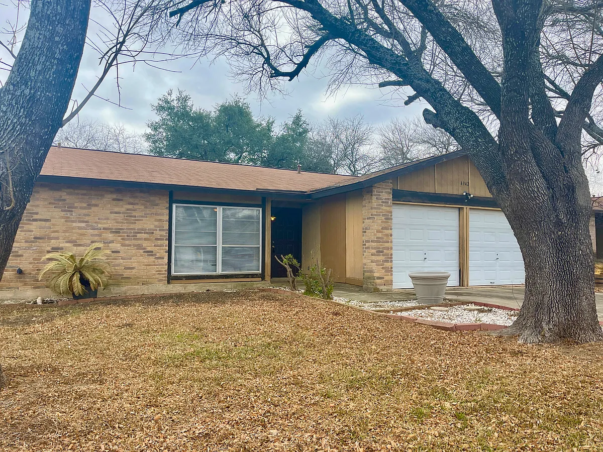 Building Photo - 4942 Grey Hawk Dr