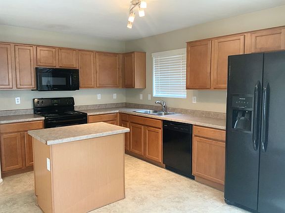 4th image of 165 W Brangus Way