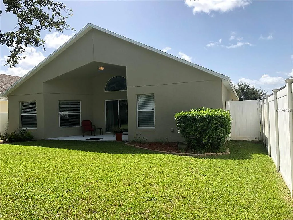 4 bed, 1936 sqft, $2,800 — Photo 3