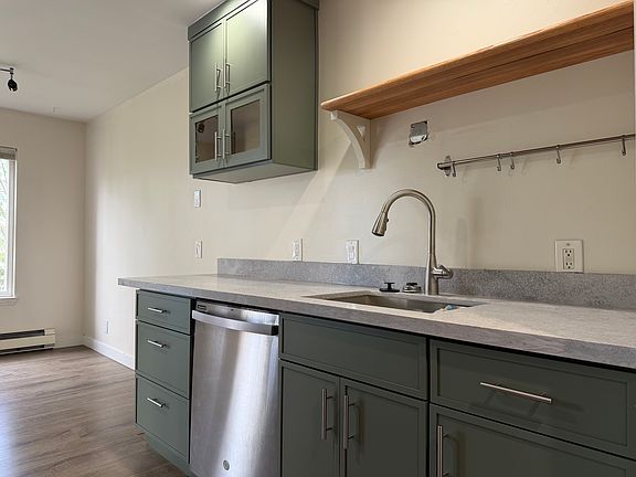 4th image of 510 NE 98th St APT 202
