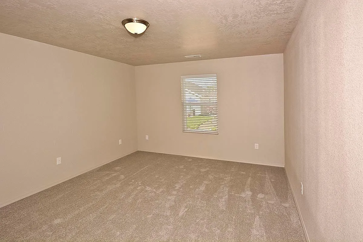 3 bed, 1400 sqft, $2,325 — Photo 3