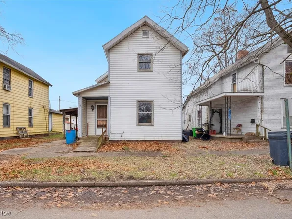 507 N 9th St, Coshocton, OH 43812