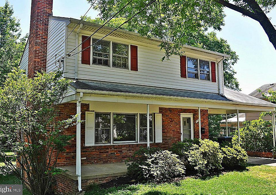 2nd image of 1407 N Lincoln St
