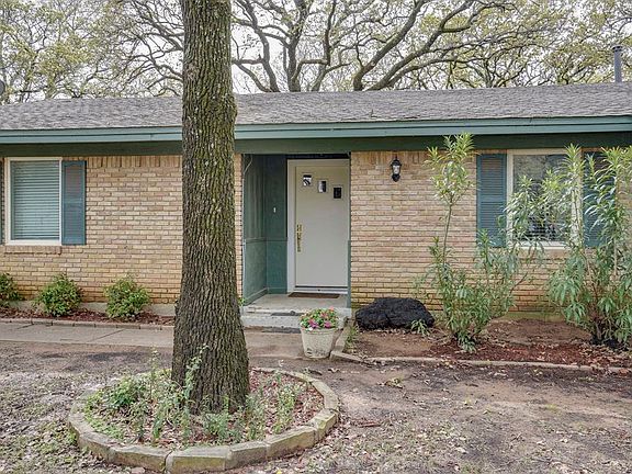 3rd image of 149 Lakeland Dr