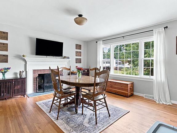 4th image of 1107 Ashley Dr