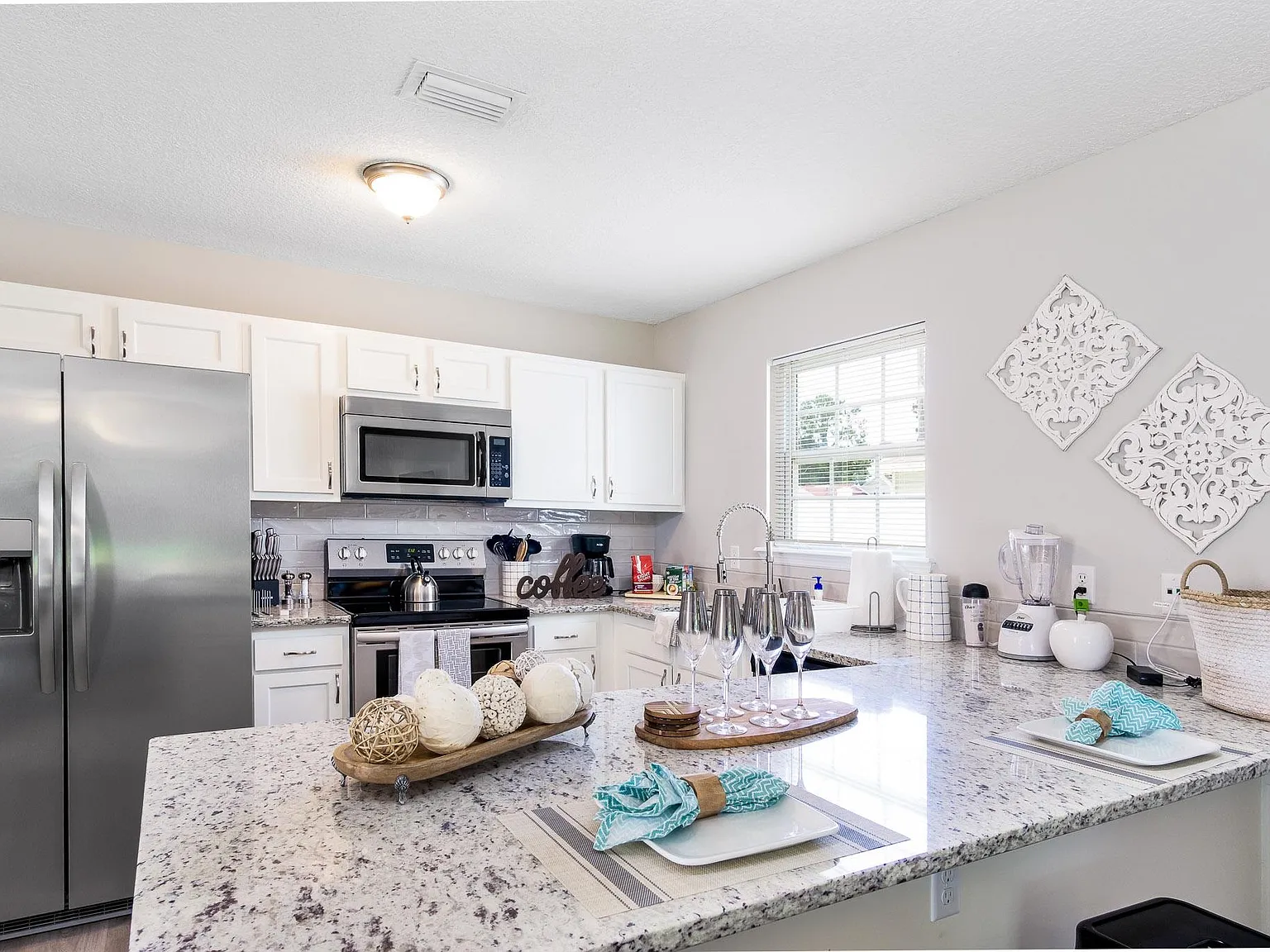 3 bed, 2.5 bath, 1603 sqft, $2,500 — Photo 4