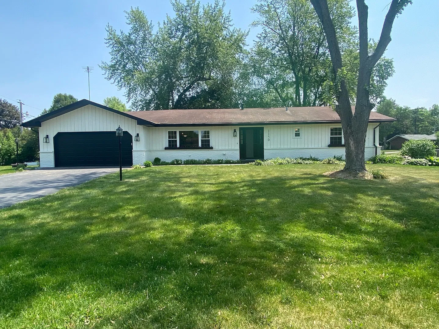 3 bed, 1372 sqft, $2,600 — Photo 1