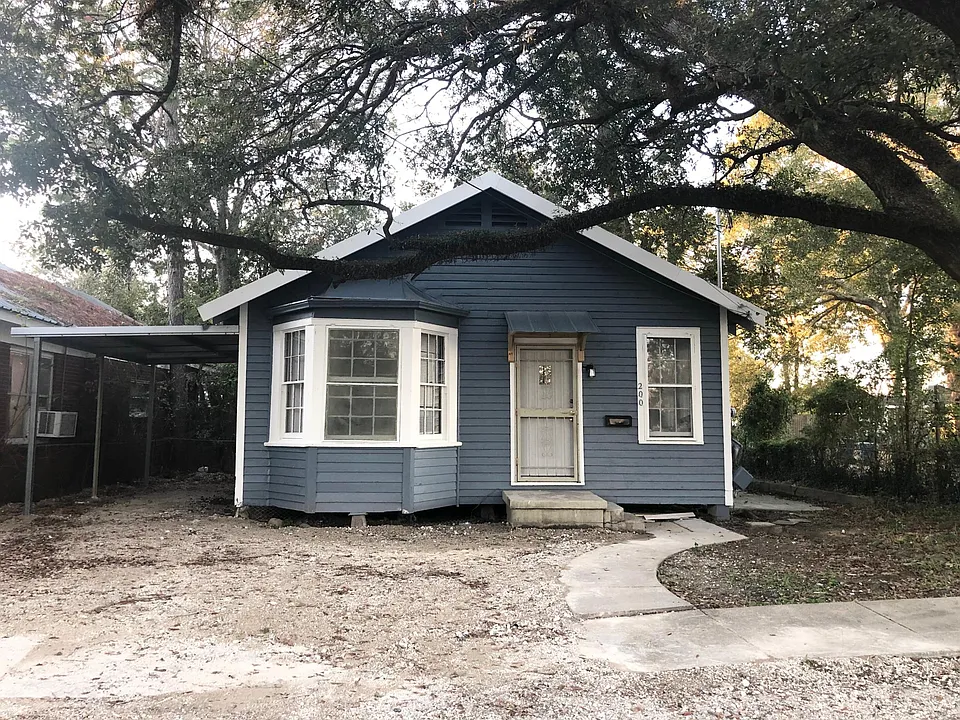 200 Roosevelt St