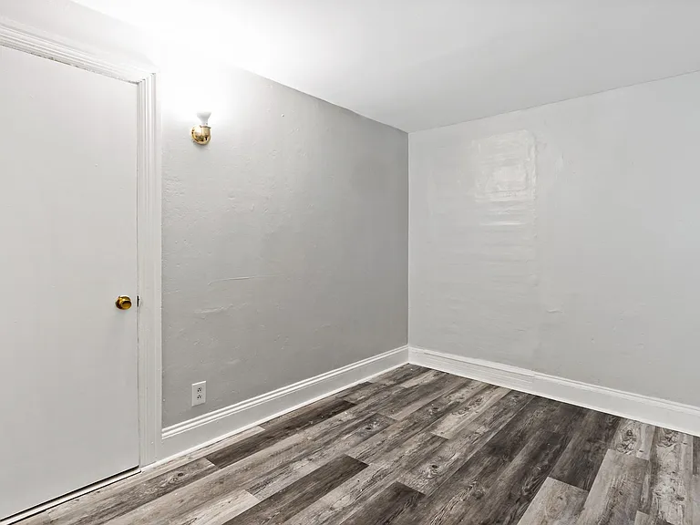 63 W Carpenter St #2-R — Photo 8